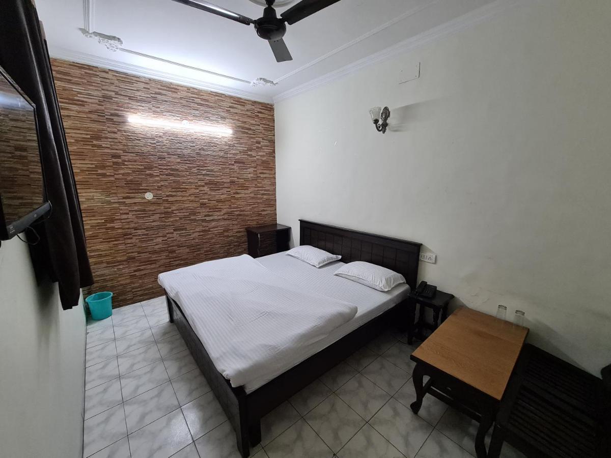 Hotel Victoria Chandīgarh Extérieur photo